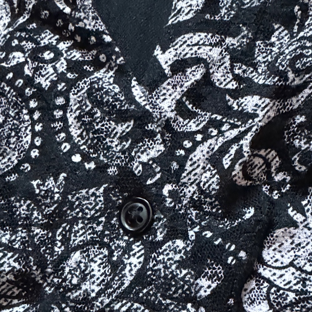 INC International Concepts Sleeveless Button Down Black and White Floral Blouse - Picture 6 of 13